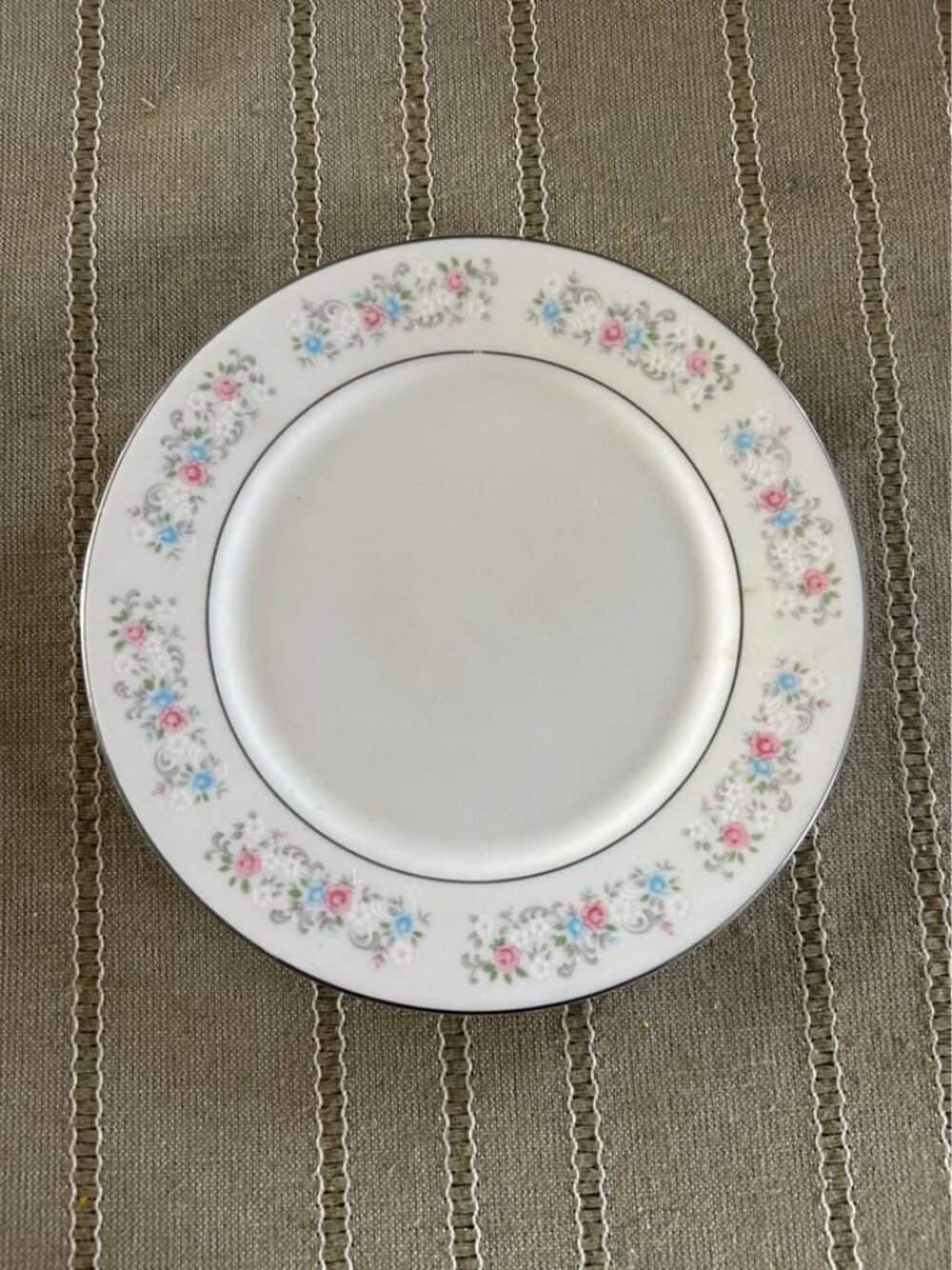 Dynasty Fine China Plate